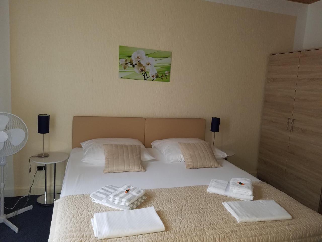 הילדן Hotel Monopol מראה חיצוני תמונה
