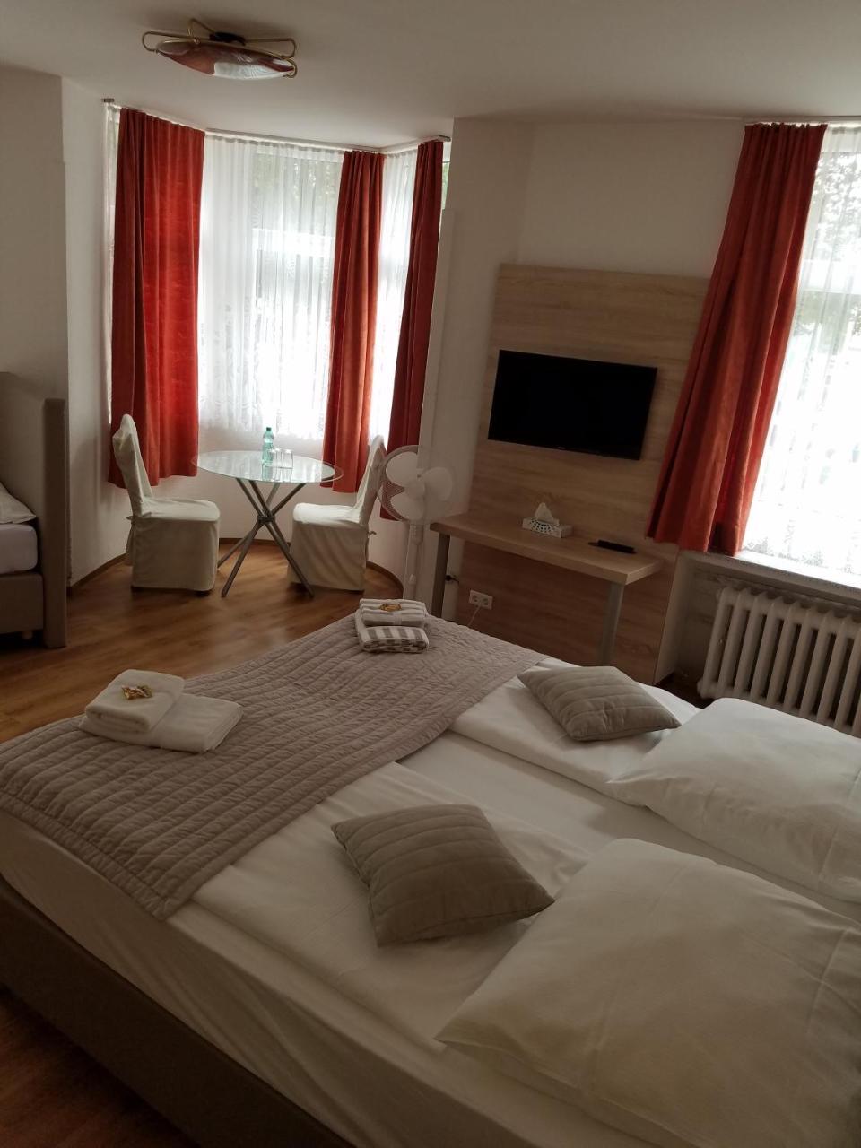 הילדן Hotel Monopol מראה חיצוני תמונה